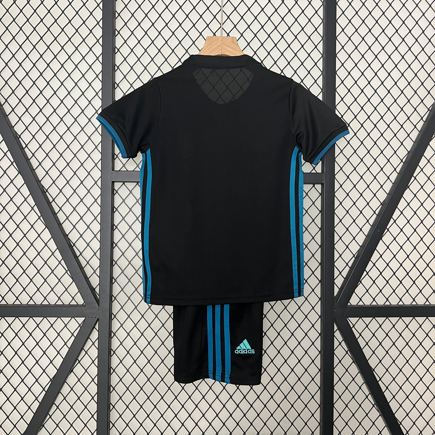 Kit Criança Real Madrid CF 2017-18 Alternativo