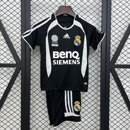 Kit Criança Real Madrid 2006-07 Alternativo