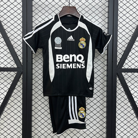 Kit Criança Real Madrid 2006-07 Alternativo