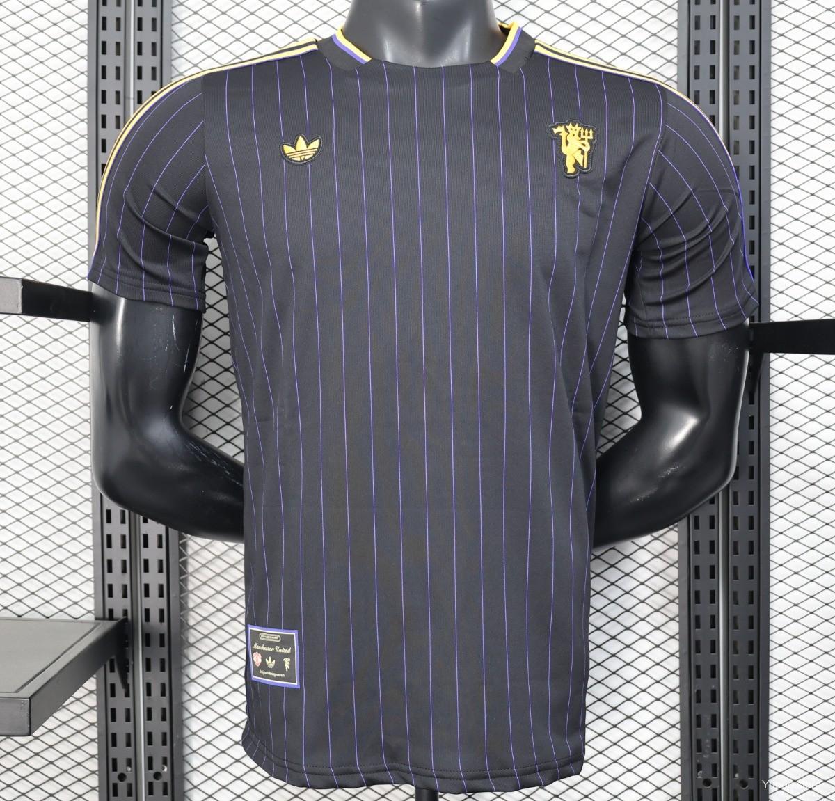 Camisola M-United 2025-26 Icon Range Travel Versão Jogador