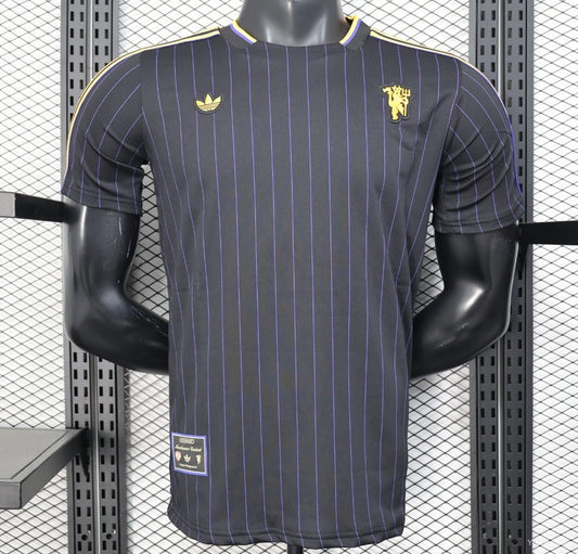 Camisola M-United 2025-26 Icon Range Travel Versão Jogador