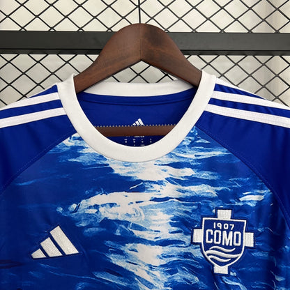 Camisola Como 1907 2025-26 Principal Versão Adepto