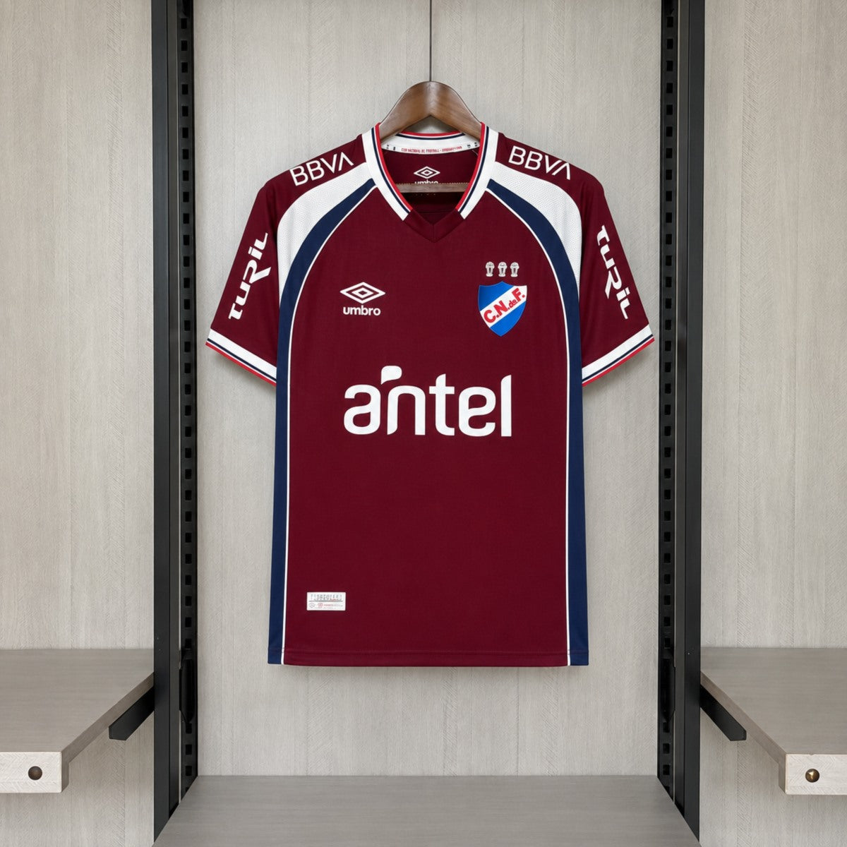 Camisola Club Nacional de Football 2026-27 Alternativa Vermelha Versão Adepto