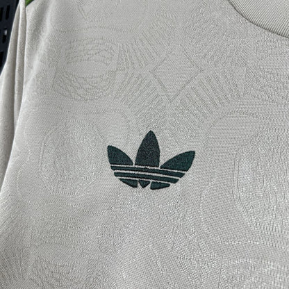 Camisola FC Bayern Munique 2025-26 Edição Especial Versão Adepto