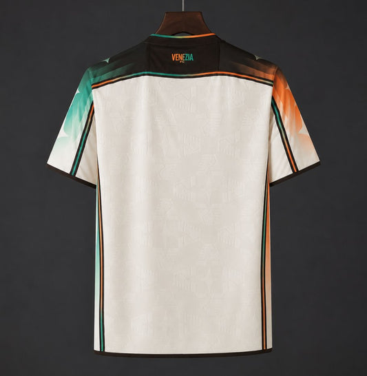 Camisola Venezia FC 2026-27 Alternativa Creme Versão Adepto