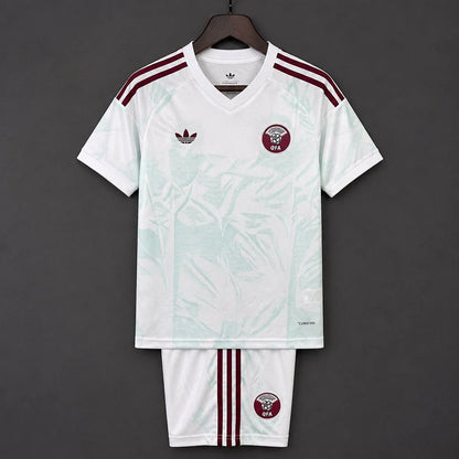 Kit Criança Qatar 2026 Alternativo Branco