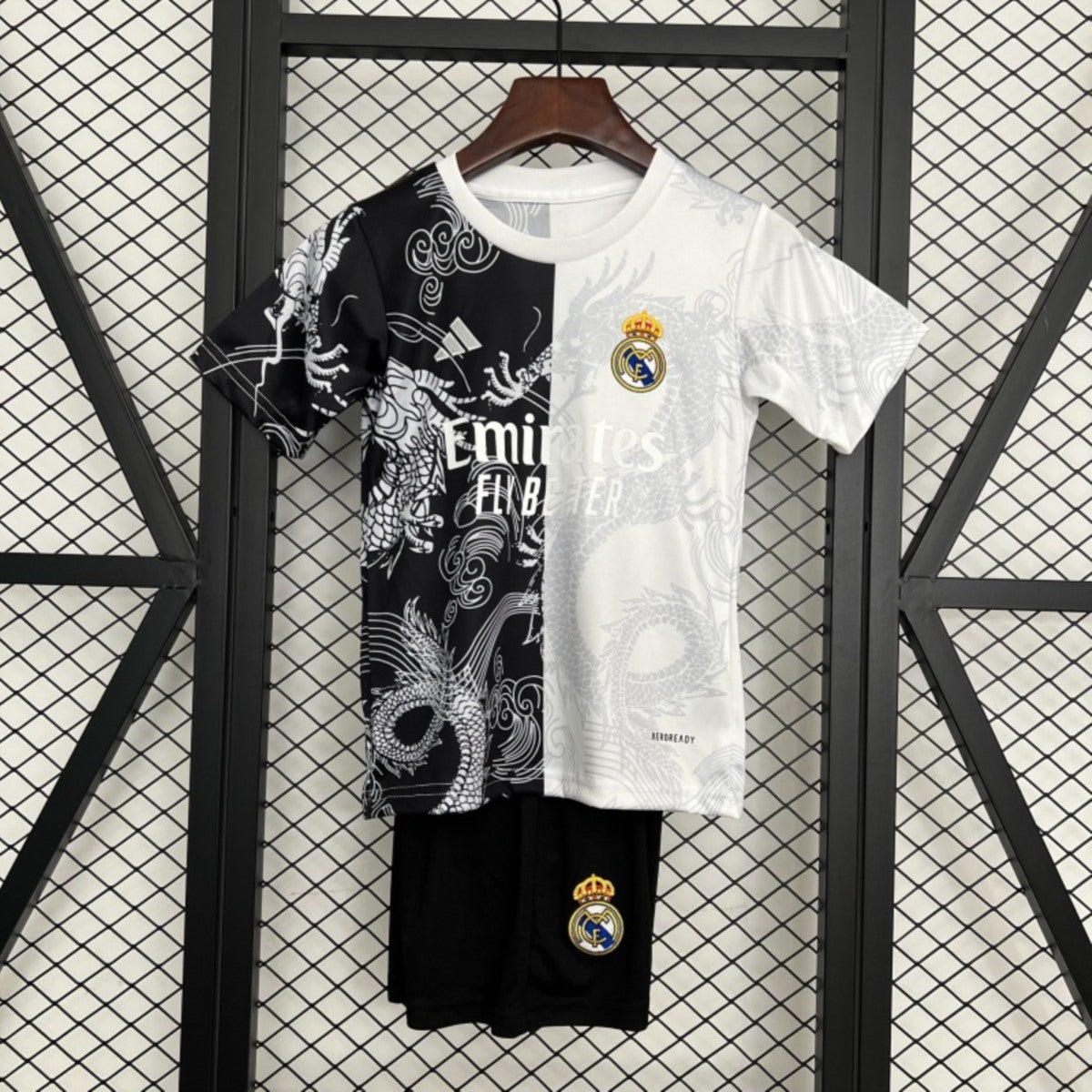 Kit Criança Real Madrid CF 2025-26 Edição Especial