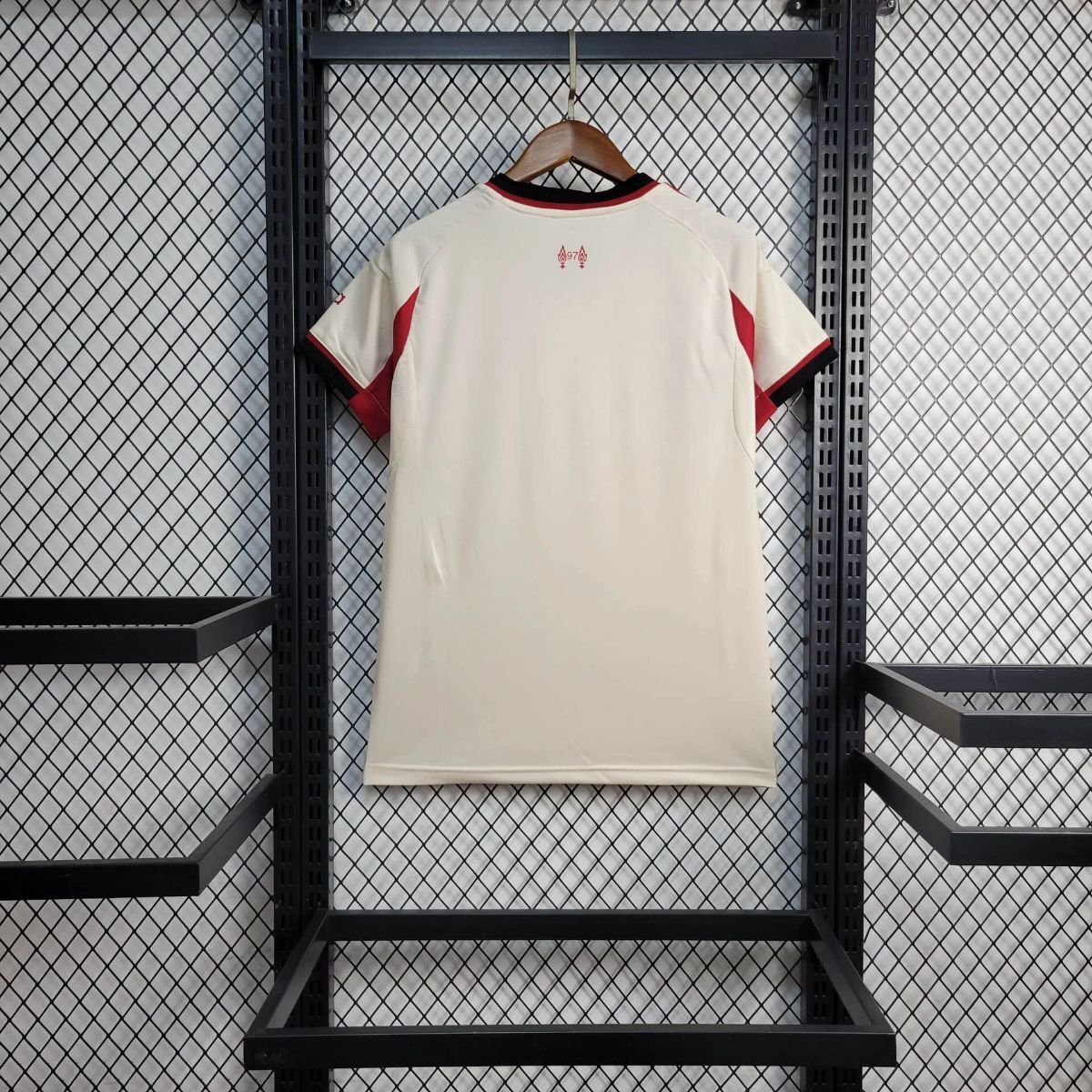 Camisola LIV 2025-26 Alternativa Beje Versão Mulher