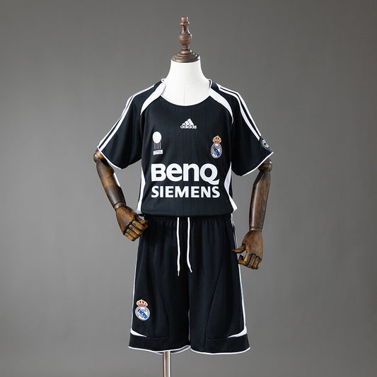 Kit Criança Real Madrid CF 2006-07 Alternativo