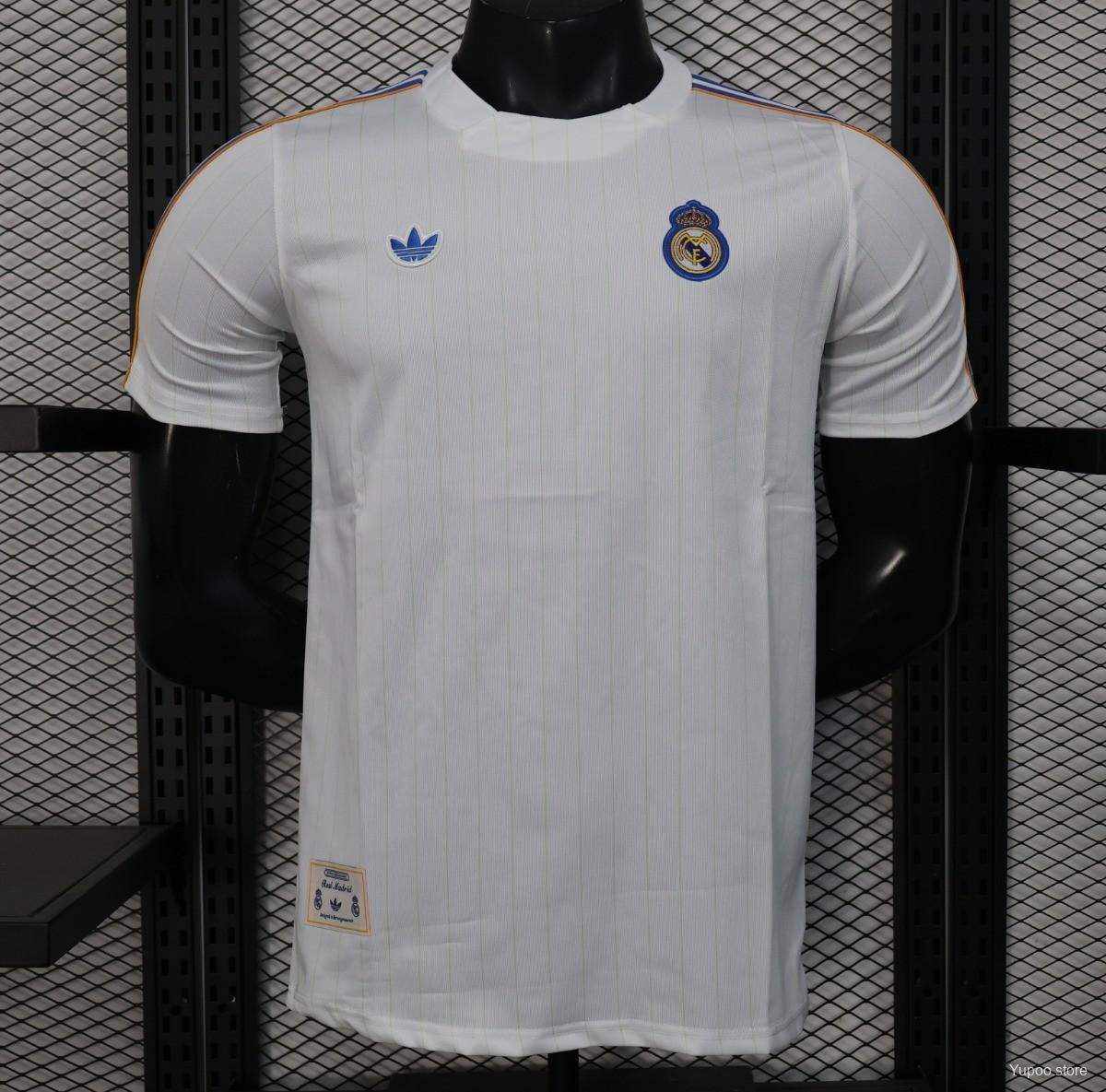 Camisola Real Madrid CF 2025-26 Icon Range Travel Versão Jogador