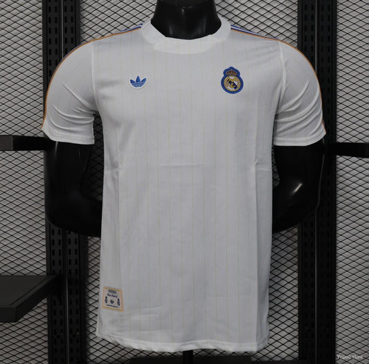 Camisola Real Madrid CF 2025-26 Icon Range Travel Versão Jogador