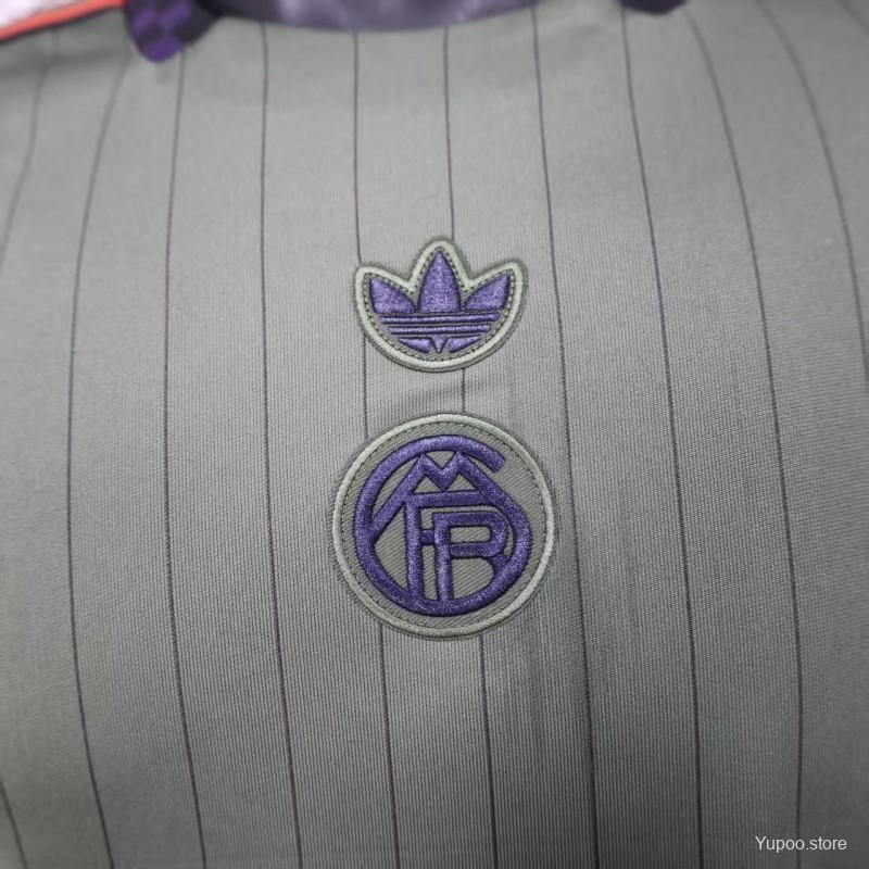 Camisola FC Bayern Munique 2025-26 Icon Range Travel Versão Jogador