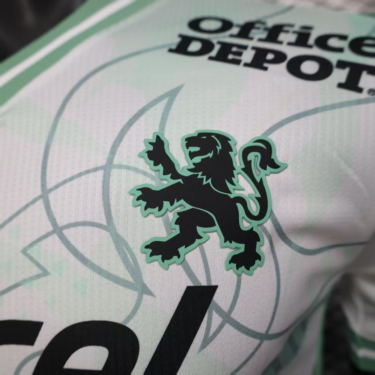 Camisola Club Leon 2025-26 Alternativa Branca Versão Jogador