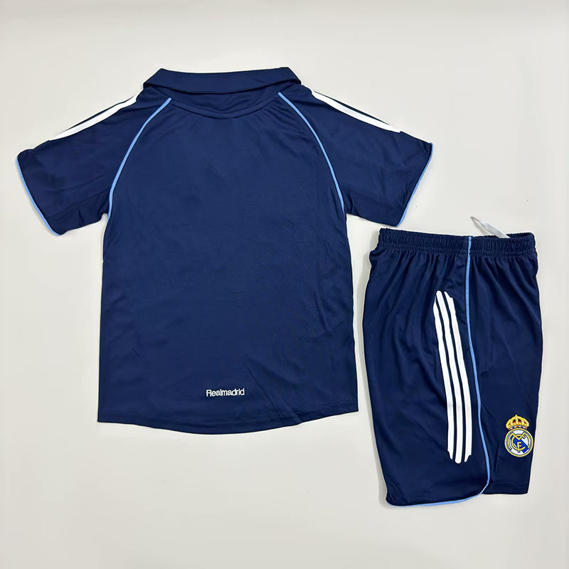 Kit Criança Real Madrid 2005-06 Alternativo