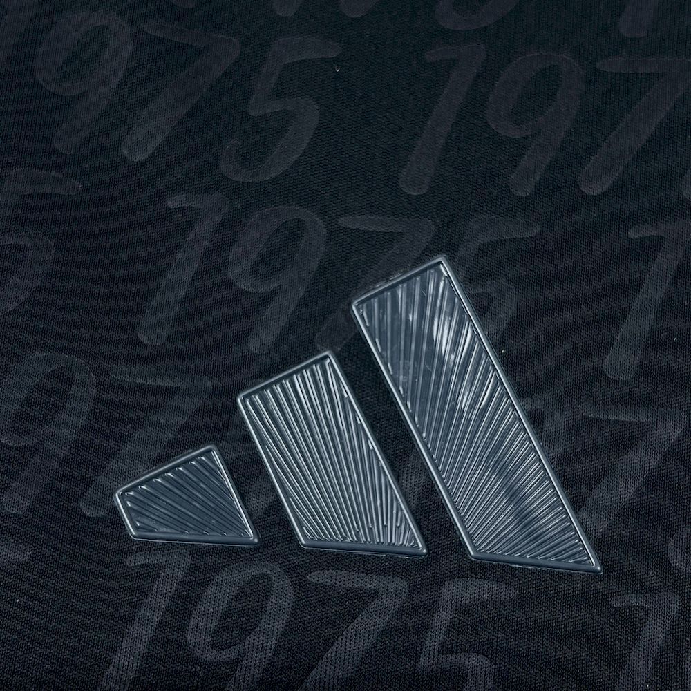 Camisola SC Internacional 2025-26 Alternativa Preta Lisa Versão Adepto