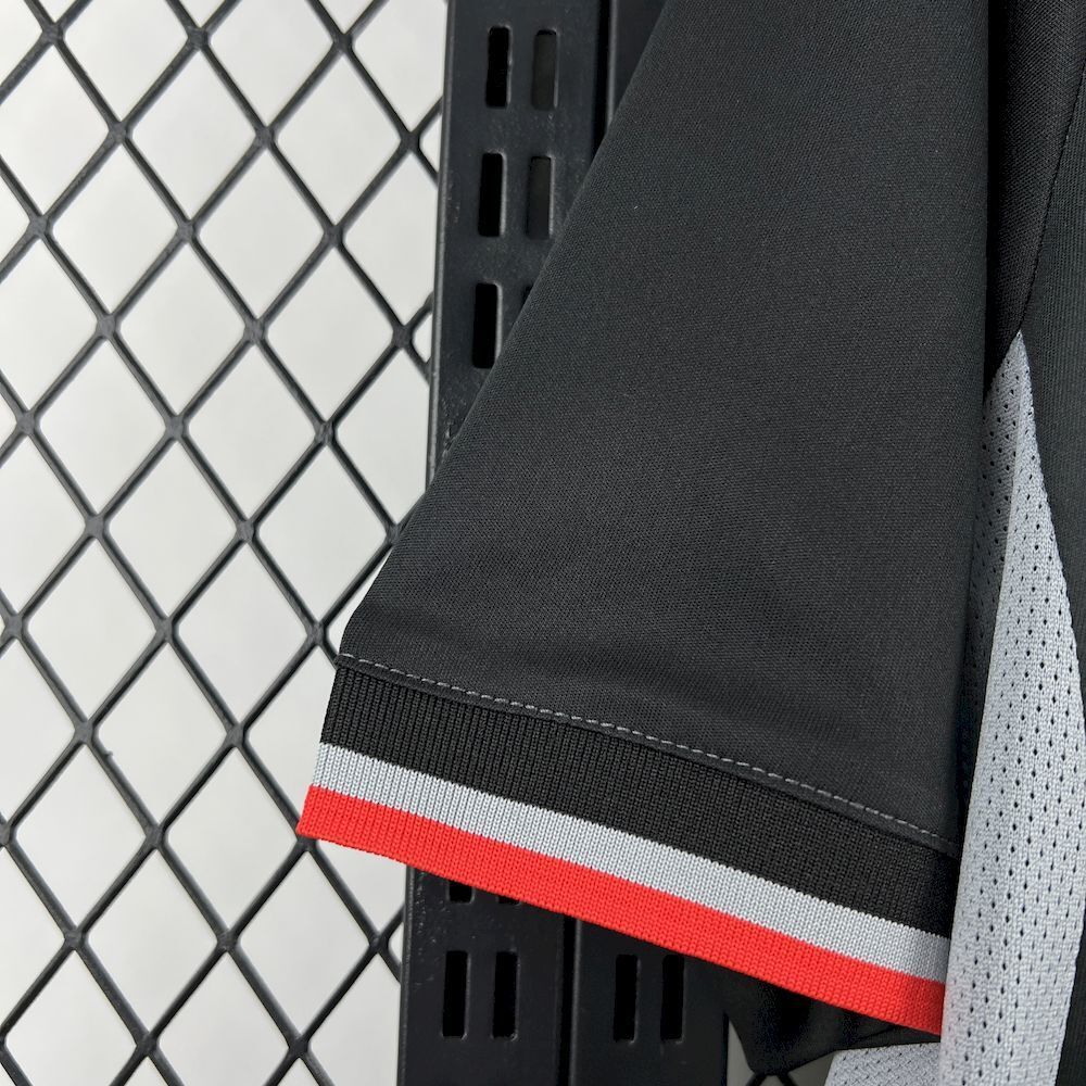 Camisola US Cremonese 2025-26 Alternativa Preta Versão Adepto