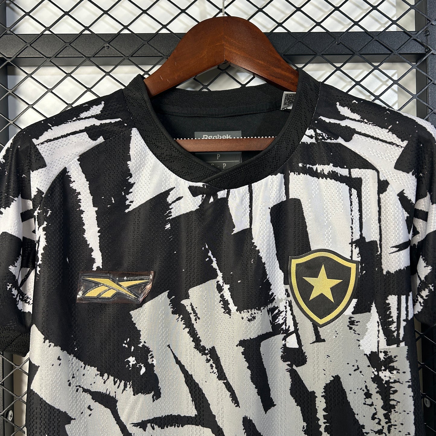 Camisola Botafogo-RJ 2025-26 Alternativa Preta/Branca Versão Mulher