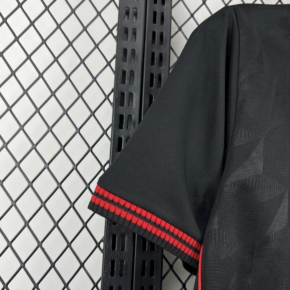 Camisola EC Vitoria 2025-26 Alternativa Preta Lisa Versão Adepto