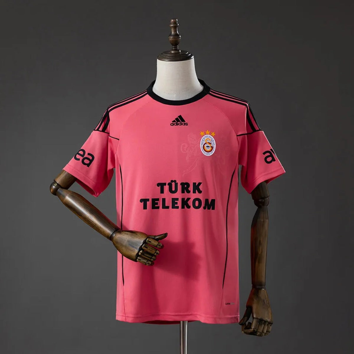 Camisola Galatasaray 2010-11 Alternativa Rosa Versão Adepto