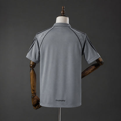Camisola Real Madrid CF 2005-06 Alternativa Cinzenta Versão Adepto