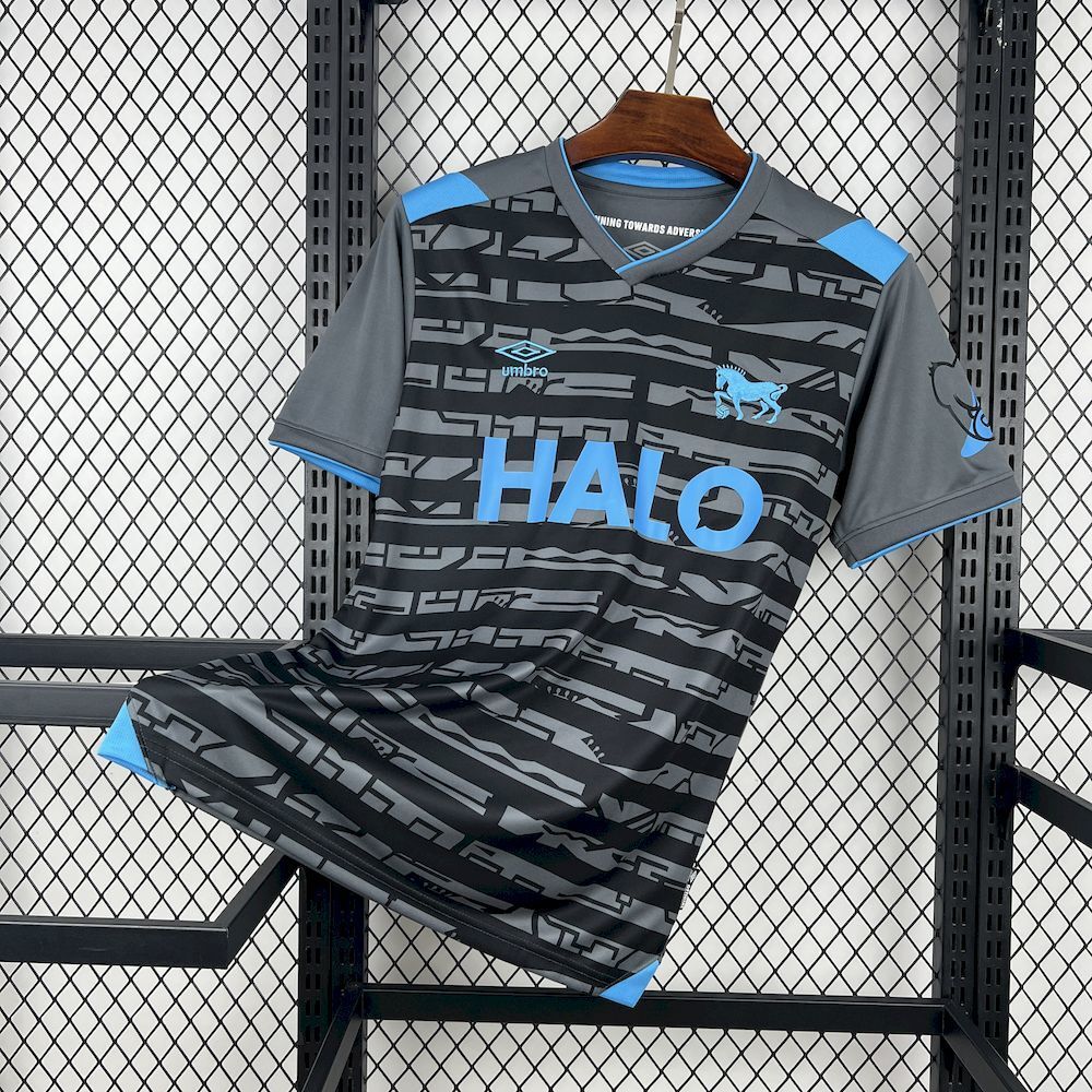 Camisola IP-WICH 2025-26 Alternativa Preta Versão Adepto