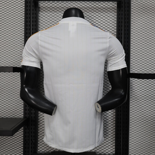Camisola Real Madrid CF 2025-26 Icon Range Travel Versão Jogador