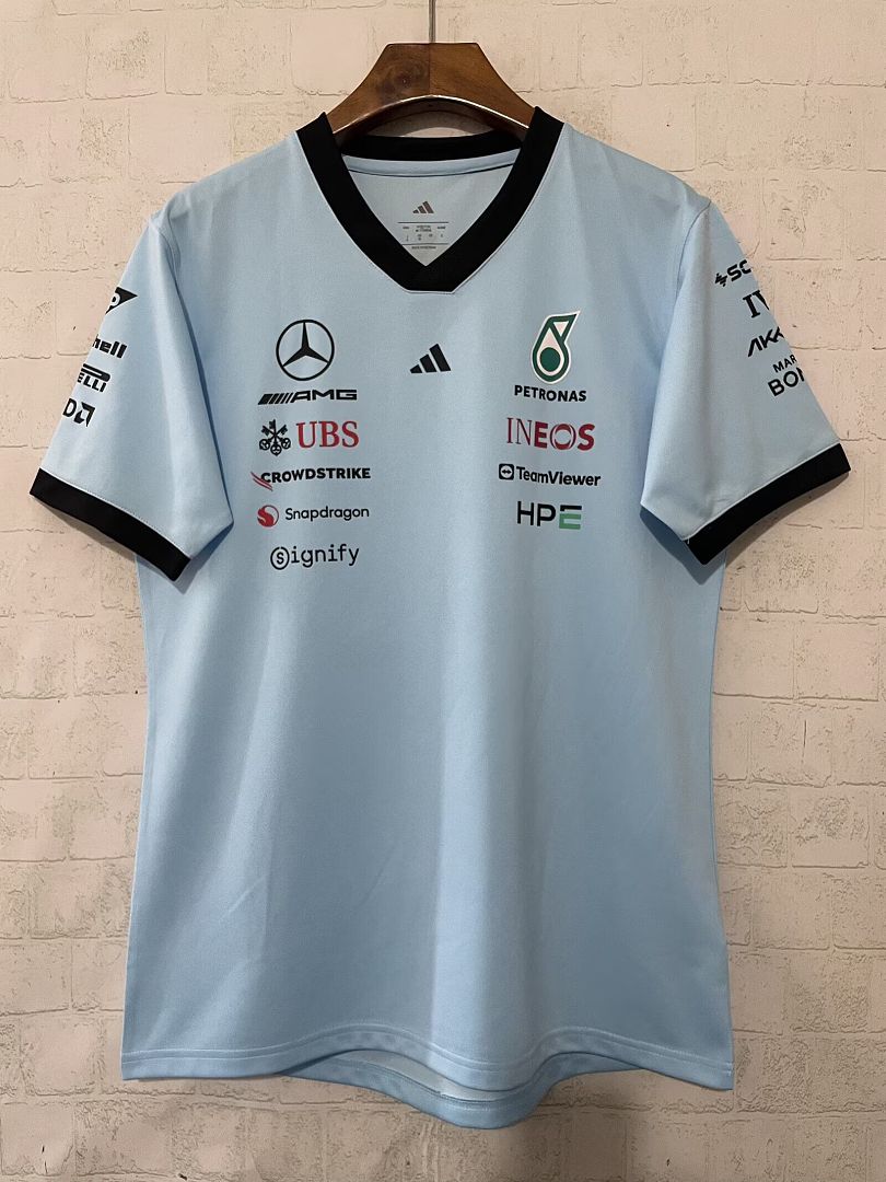 Camisola F1 Mercedes-AMG 2026 Azul Clara
