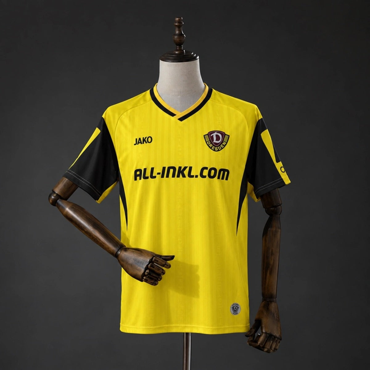 Camisola SG Dynamo Dresden 2026-27 Principal Versão Adepto