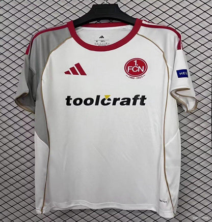 Camisola 1.FC Nuremberg 2025-26 Alternativa Branca Versão Adepto