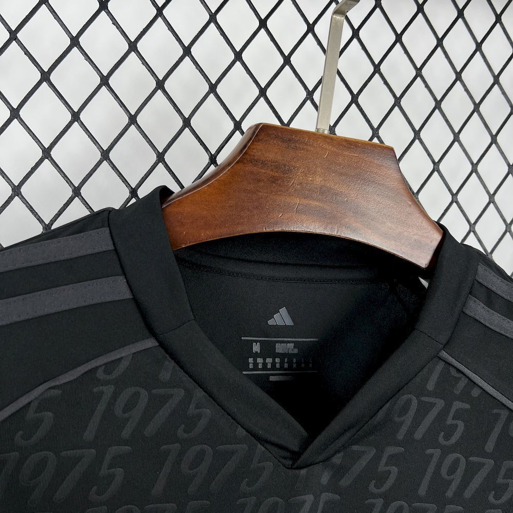 Camisola SC Internacional 2025-26 Alternativa Preta Lisa Versão Adepto