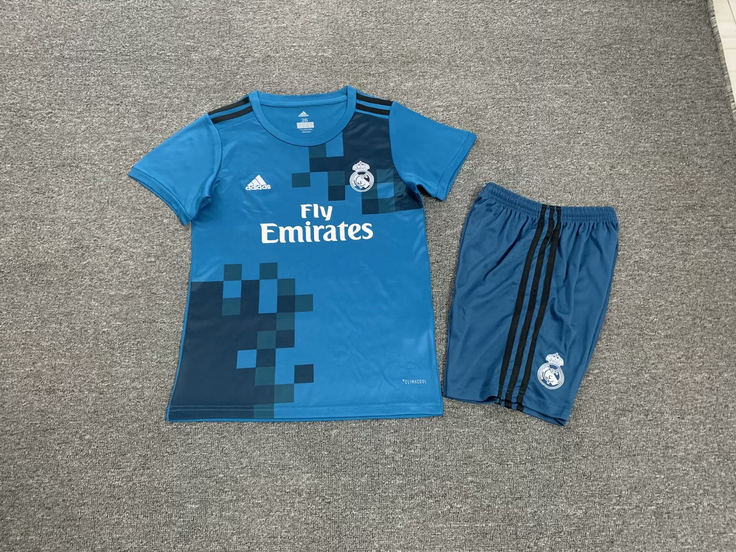 Kit Criança Real Madrid 2017-18 Alternativo
