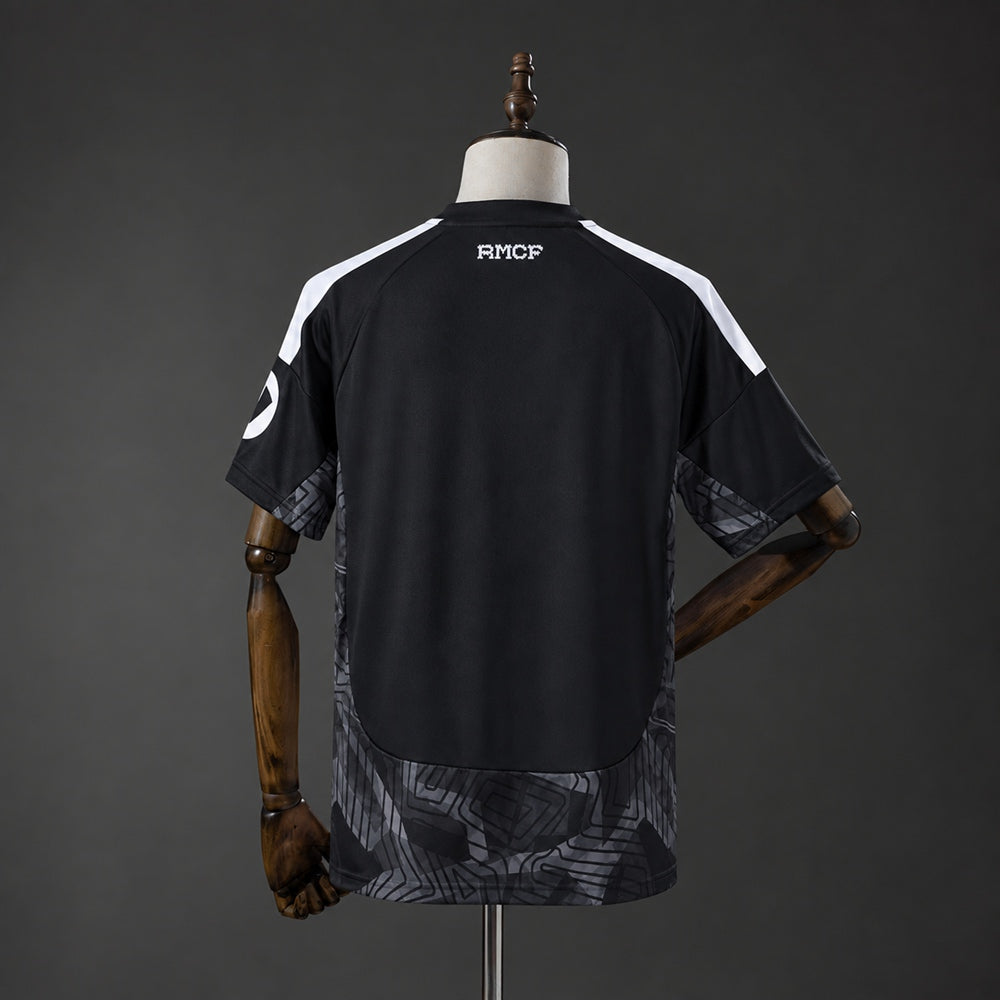 Camisola Real Madrid CF 2026-27 Guarda-Redes Versão Adepto