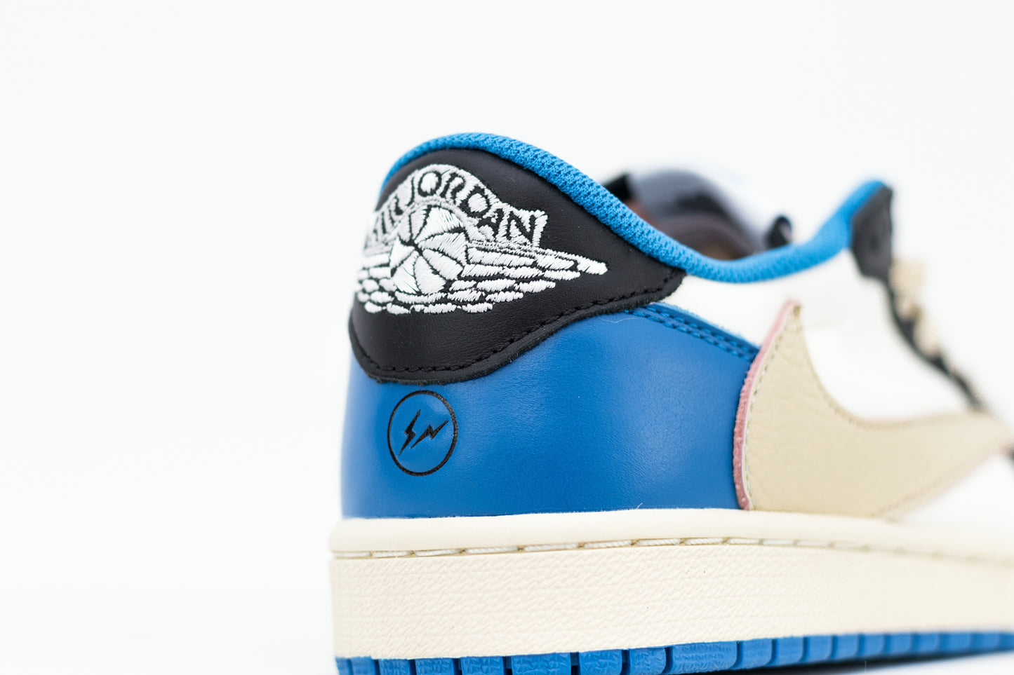 Nike Jordan 1 Low Fragment x Travis Scott (Entrega Imediata)