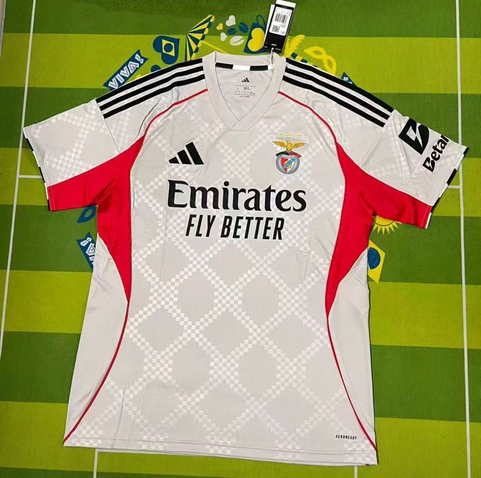 Camisola SLB 2025-26 Alternativa Beje Versão Adepto