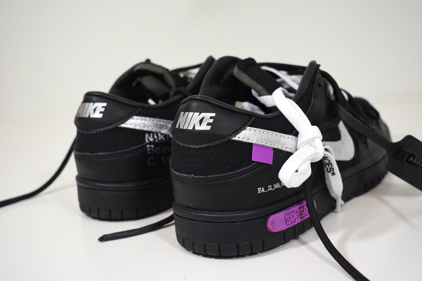 Nike SB Dunk Low Off-White Lot 50 (Entrega Imediata)