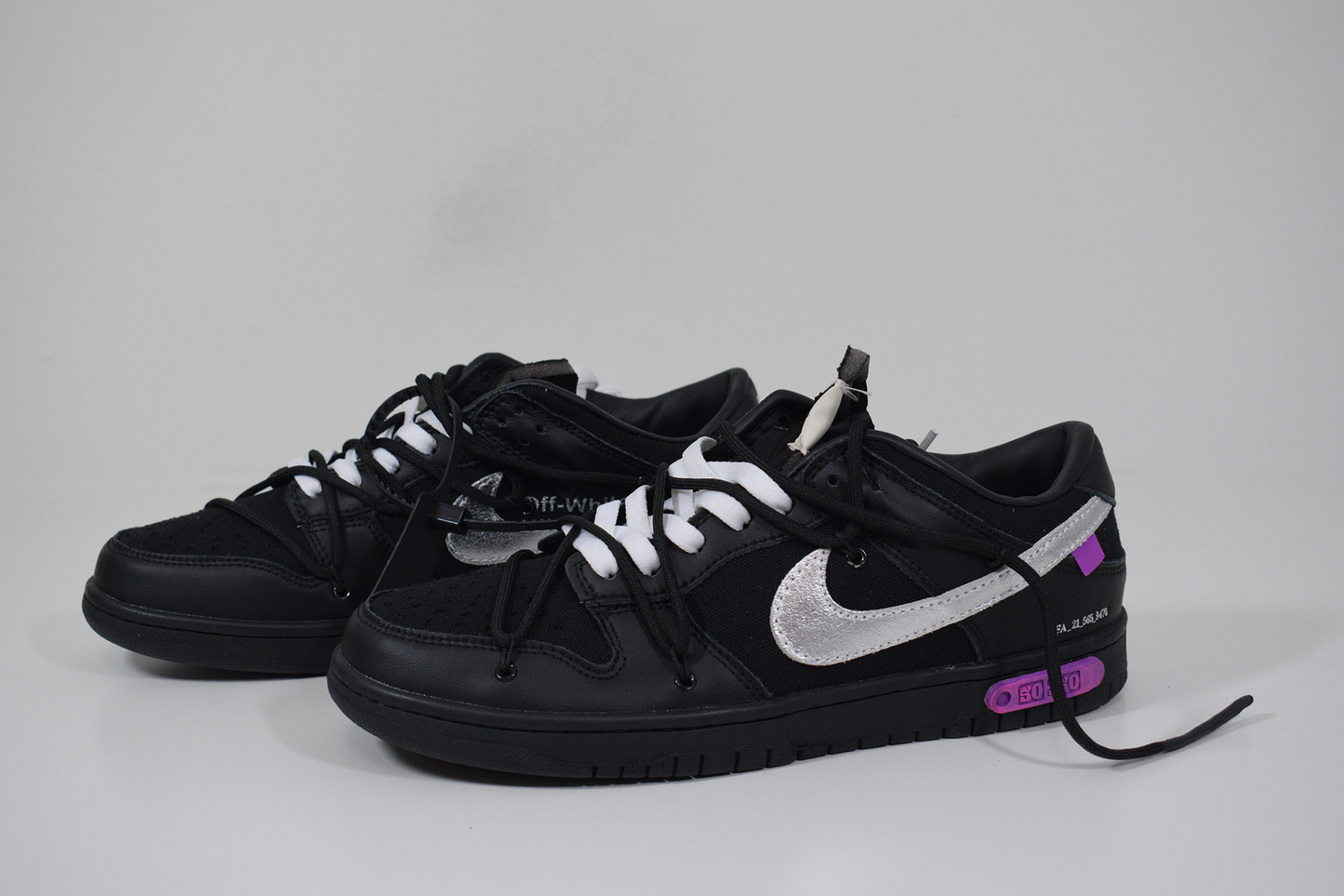 Nike SB Dunk Low Off-White Lot 50 (Entrega Imediata)