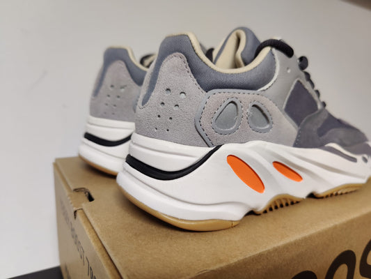 Adidas Yeezy 700 Magnet (Entrega Imediata)