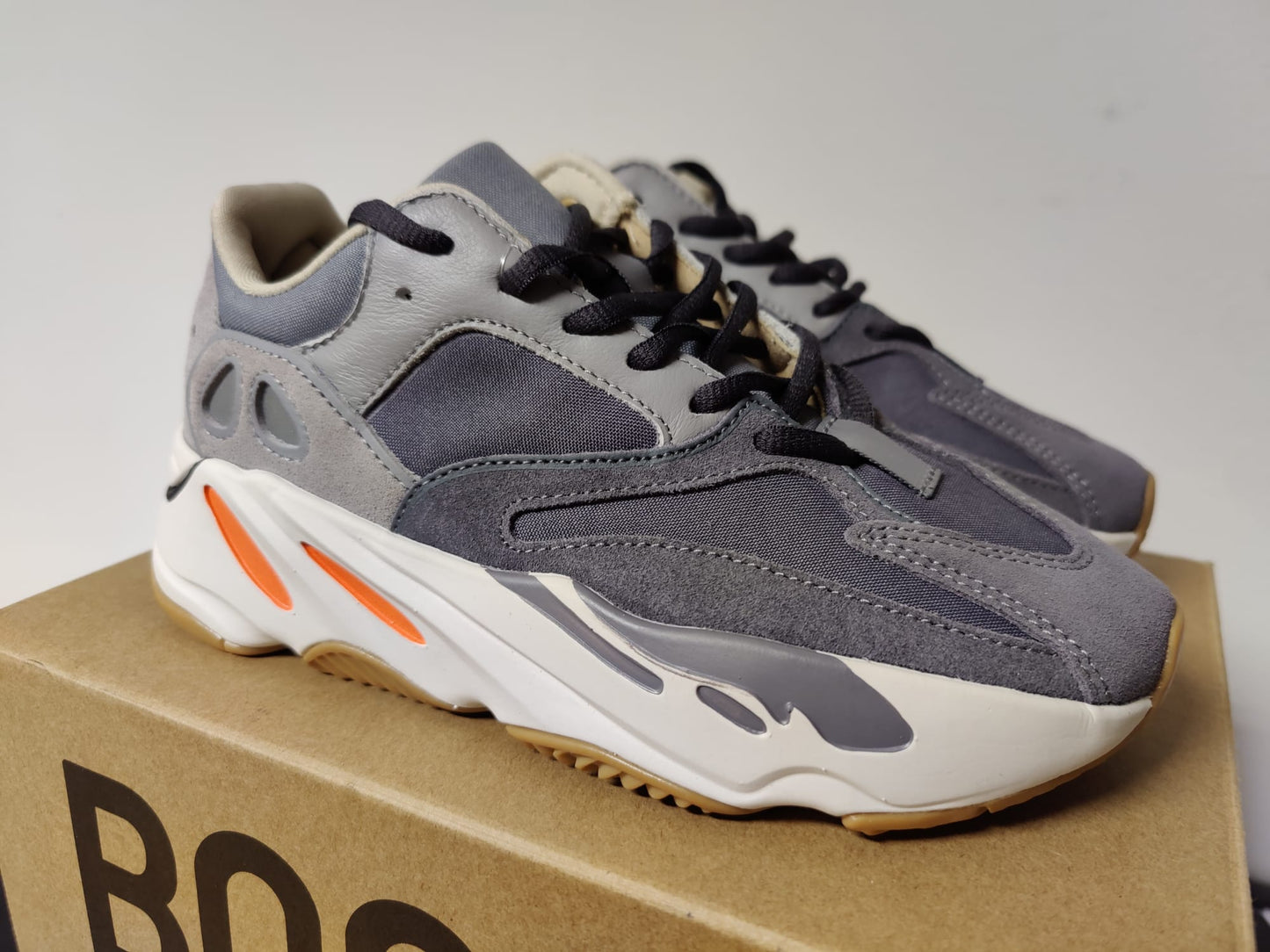 Adidas Yeezy 700 Magnet (Entrega Imediata)