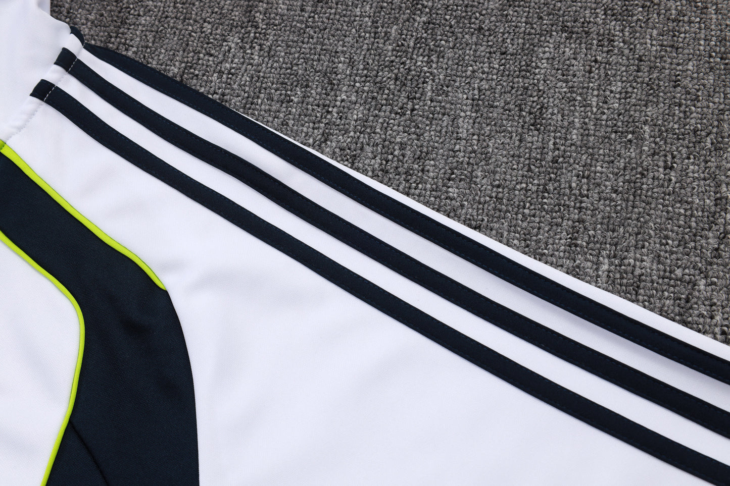 Fato de Treino Real Madrid CF 2025-26 - Casaco sem Capuz