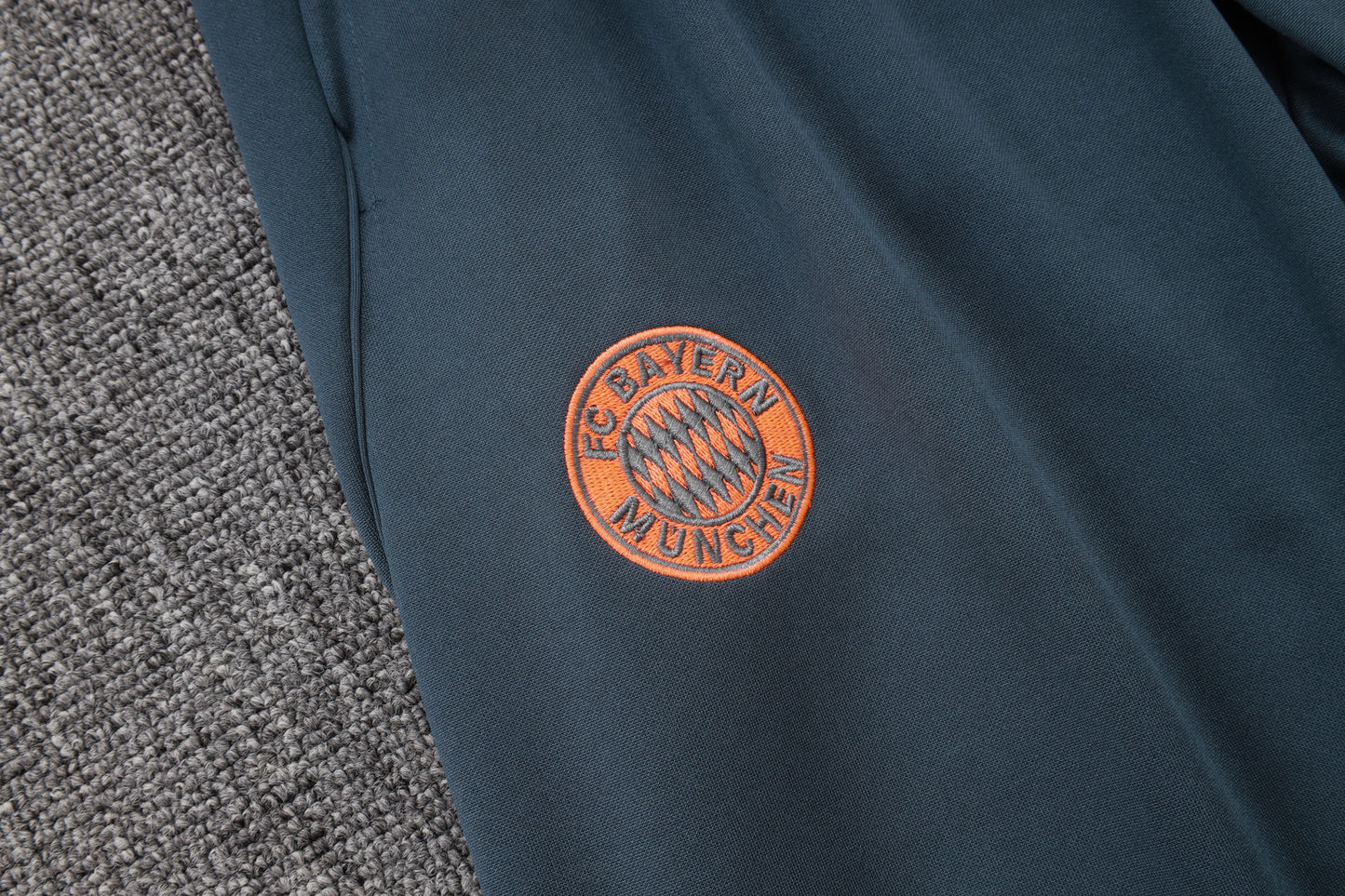 Fato de Treino FC Bayern Munique 2025-26 - Casaco sem Capuz