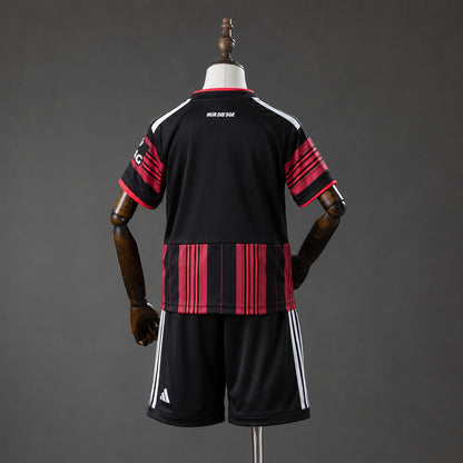 Kit Criança SG Eintracht Frankfurt 2026-27 Principal