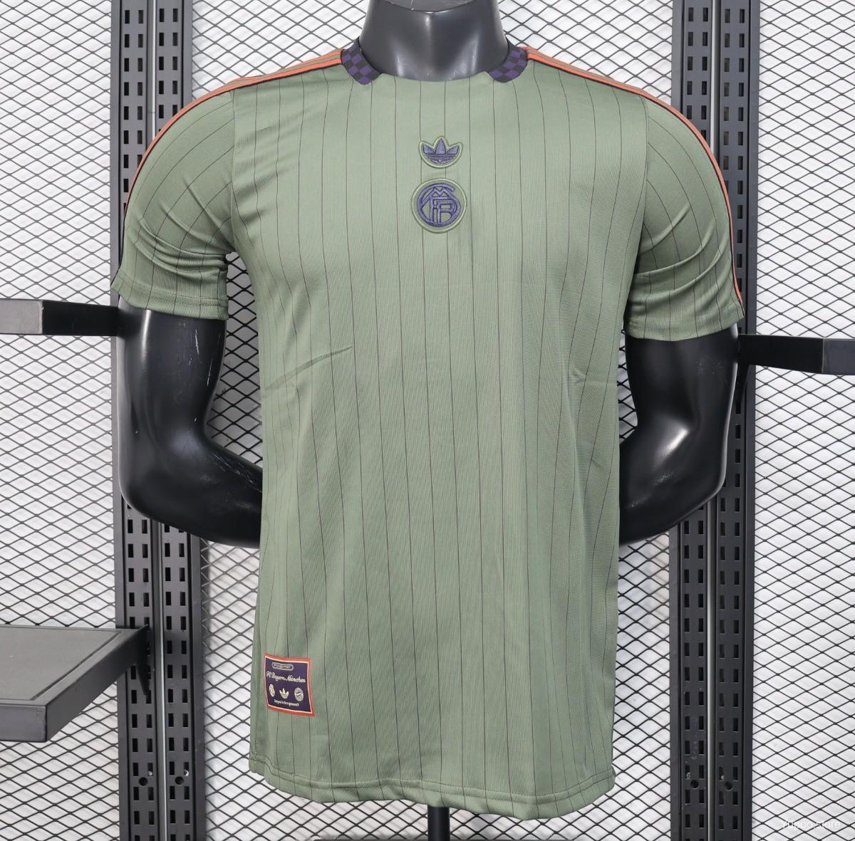 Camisola FC Bayern Munique 2025-26 Icon Range Travel Versão Jogador