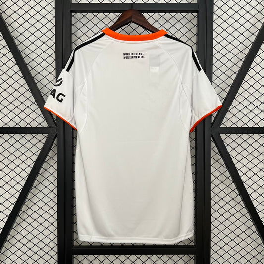 Camisola SG Eintracht Frankfurt 2025-26 Alternativa Branca Versão Adepto