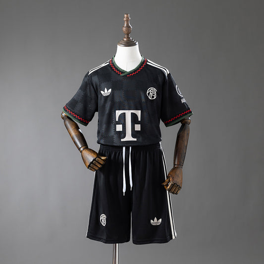 Kit Criança FC Bayern Munique 2025-26 Alternativo
