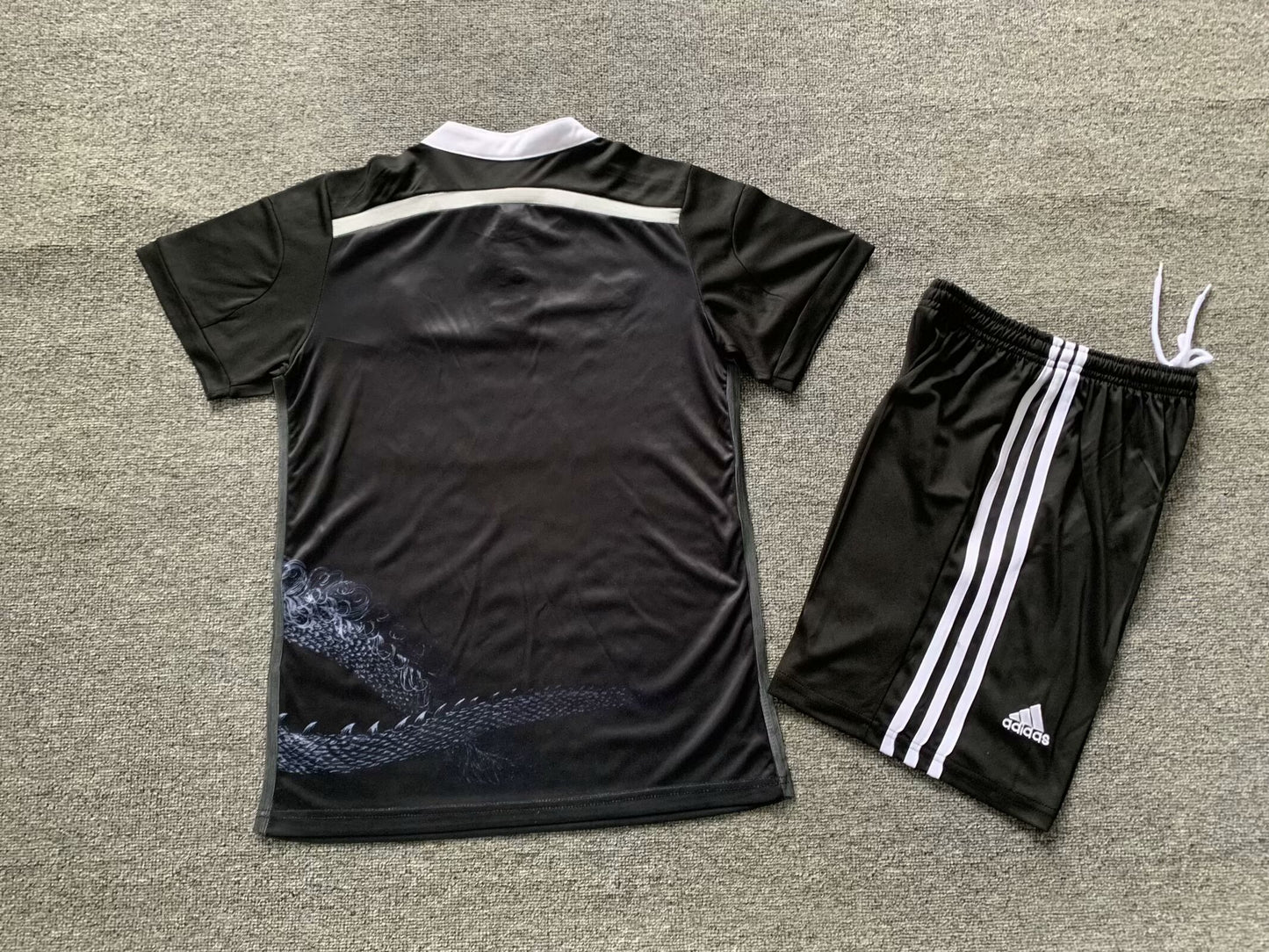 Kit Criança Real Madrid 2014-15 Alternativo