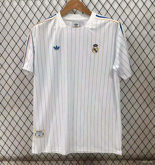 Camisola Real Madrid CF 2025-26 Icon Range Travel Versão Adepto