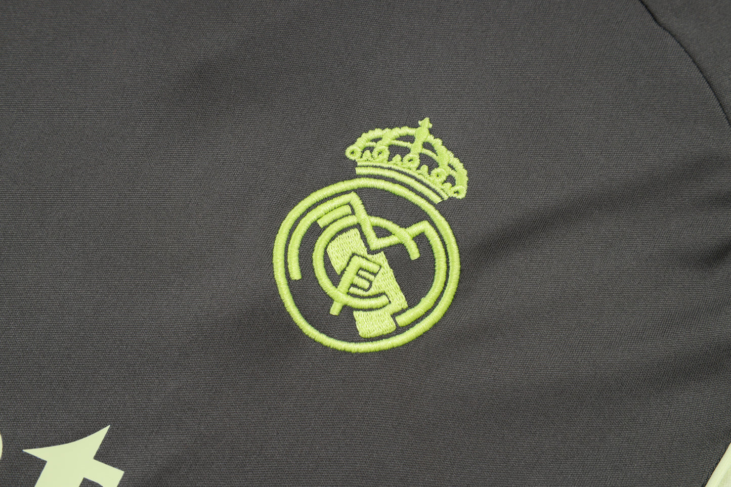 Kit Treino Camisola Real Madrid CF 2025-26