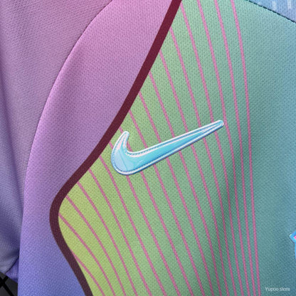 Camisola Barcelona FC 2025-26 Edição Karol G Versão Adepto