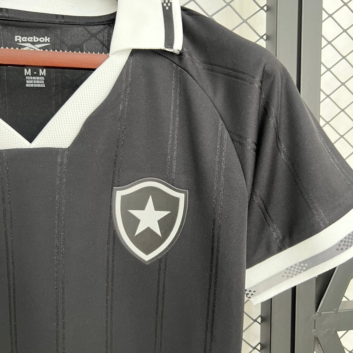 Camisola Botafogo-RJ 2025-26 Alternativa Preta Versão Mulher