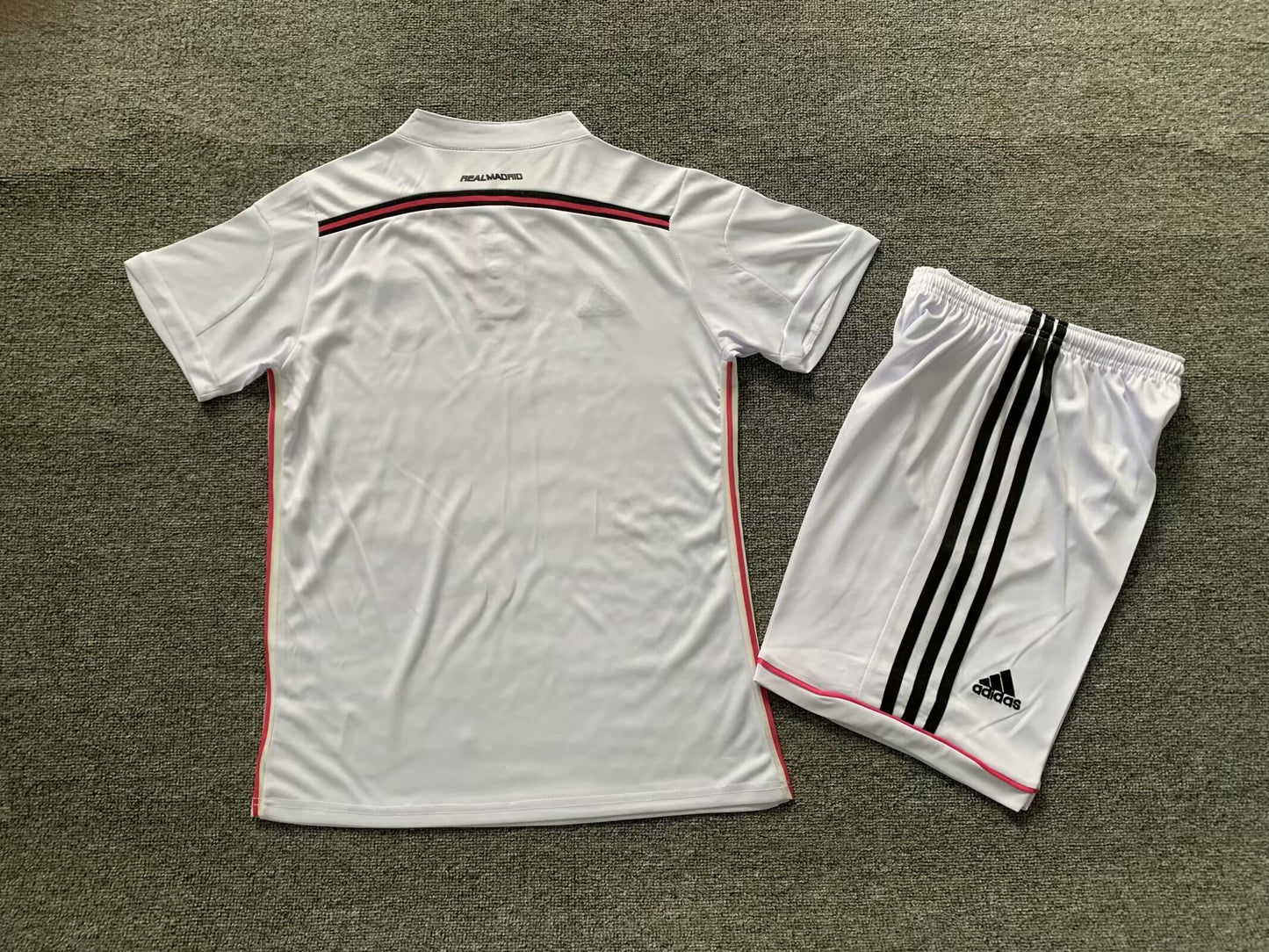 Kit Criança Real Madrid 2014-15 Principal